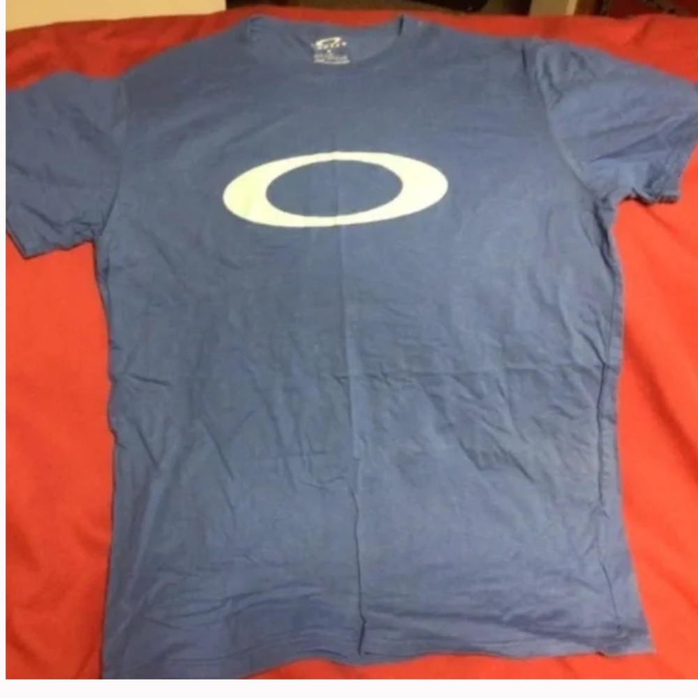 OAKLEY tshirt